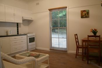 Tudor Cottages Mt Dandenong - Accommodation Gold Coast 26