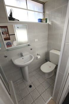 Across Country Motel And Serviced Apartments - Accommodation Gold Coast 3