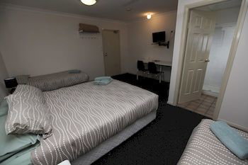 Across Country Motel And Serviced Apartments - Accommodation Gold Coast 4