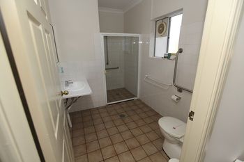 Across Country Motel And Serviced Apartments - Accommodation Gold Coast 5