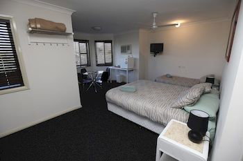 Across Country Motel And Serviced Apartments - Accommodation Gold Coast 9