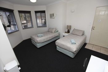Across Country Motel And Serviced Apartments - Accommodation Gold Coast 17