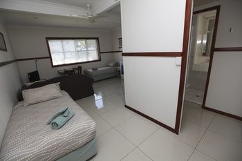 Across Country Motel And Serviced Apartments - Accommodation Gold Coast 21