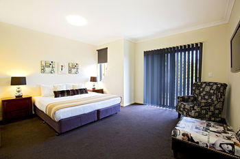 Astina Serviced Apartments - Central - Accommodation Gold Coast 2