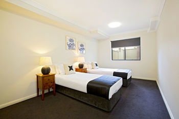 Astina Serviced Apartments - Central - Accommodation Gold Coast 4