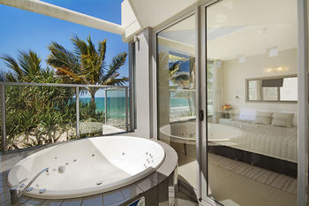 On The Beach Noosa - Accommodation Gold Coast 12