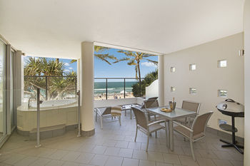 On The Beach Noosa - Accommodation Gold Coast 13