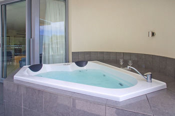On The Beach Noosa - Accommodation Gold Coast 65