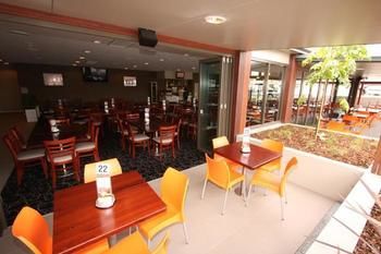 Peden's Hotel - Accommodation Gold Coast 1