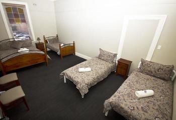 Peden's Hotel - Accommodation Gold Coast 6