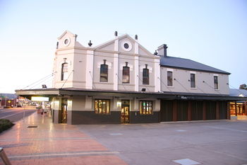 Peden's Hotel - Accommodation Gold Coast 13