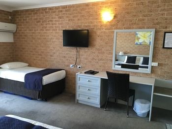 Ocean Front At The Entrance - Accommodation Gold Coast 28