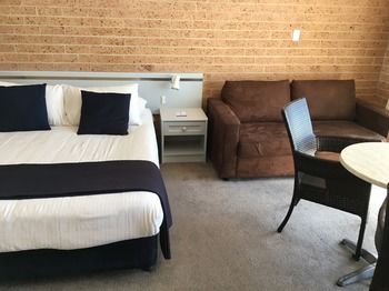 Ocean Front At The Entrance - Accommodation Gold Coast 32
