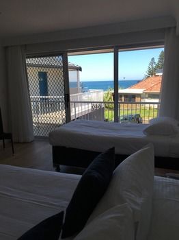 Ocean Front At The Entrance - Accommodation Gold Coast 38