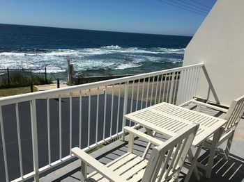 Ocean Front At The Entrance - Accommodation Gold Coast 42