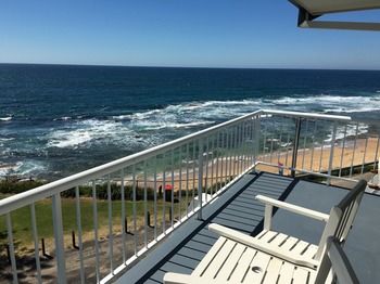 Ocean Front At The Entrance - Accommodation Gold Coast 44