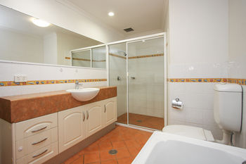 Nautilos Apartments - Accommodation Gold Coast 0