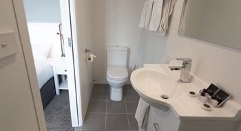CH On Peel Boutique Hotel - Accommodation Gold Coast 0