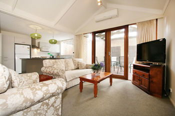 Wattle Holiday Rental - Accommodation Gold Coast 6