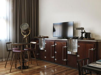 The Old Clare Hotel - Accommodation Gold Coast 48