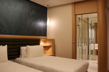 The Tank Stream - Accommodation Gold Coast 1