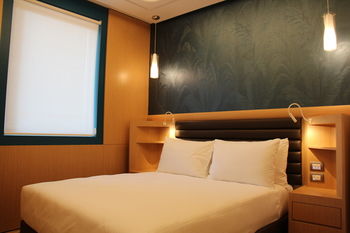 The Tank Stream - Accommodation Gold Coast 4