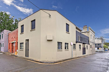 Sinclairs City Hostel - Accommodation Gold Coast 3