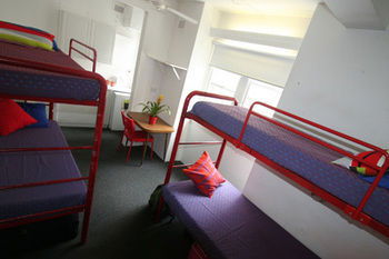 Zing Backpackers - Accommodation Gold Coast 4