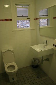 Zing Backpackers - Accommodation Gold Coast 11