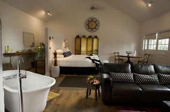 The Villa - Country House Retreat - Accommodation Gold Coast 4