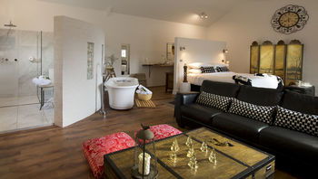 The Villa - Country House Retreat - Accommodation Gold Coast 9
