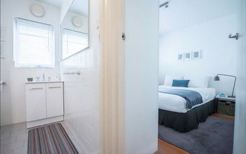 Apartment2c - Ormond - Accommodation Gold Coast 2