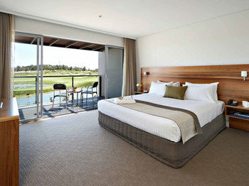 Magenta Studio Room - Accommodation Gold Coast 2