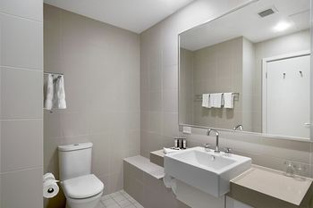 Magenta Studio Room - Accommodation Gold Coast 9