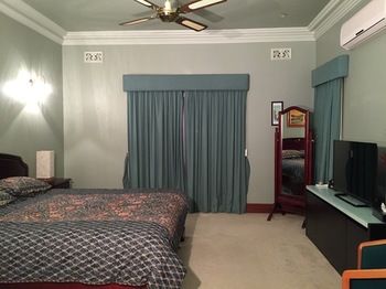 Relaxin - Accommodation Gold Coast 2