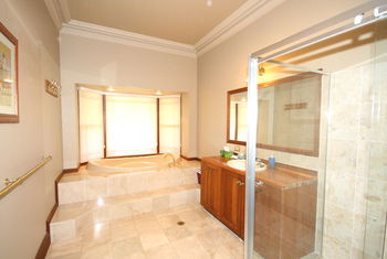 Relaxin - Accommodation Gold Coast 12