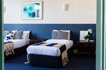 Bridgeview Hotel - Accommodation Gold Coast 9