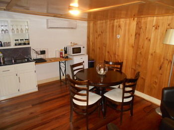 A Twist Of Willow - Accommodation Gold Coast 3