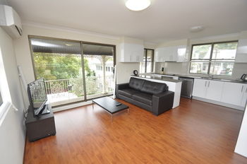 Balmain 1 Mont Furnished Apartment - Accommodation Gold Coast 4