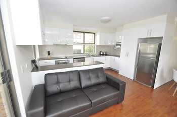 Balmain 1 Mont Furnished Apartment - Accommodation Gold Coast 5