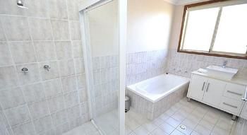 Castle Hill 60 Gil Furnished Apartment - Accommodation Gold Coast 3