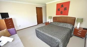 Castle Hill 60 Gil Furnished Apartment - Accommodation Gold Coast 4