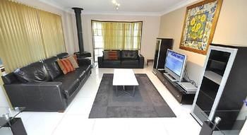 Castle Hill 60 Gil Furnished Apartment - Accommodation Gold Coast 8