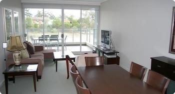 Castle Hill 503 Pen Furnished Apartment - Accommodation Gold Coast 2