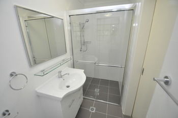 Balmain 2 Mont Furnished Apartment - Accommodation Gold Coast 3