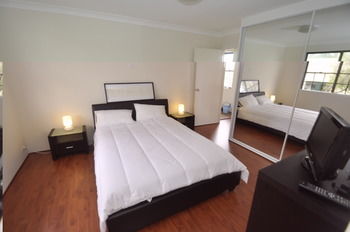 Balmain 2 Mont Furnished Apartment - Accommodation Gold Coast 6