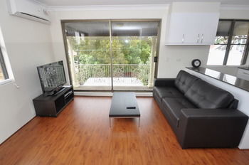 Balmain 2 Mont Furnished Apartment - Accommodation Gold Coast 7