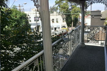 Balmain 2 Mont Furnished Apartment - Accommodation Gold Coast 8