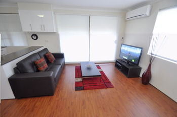 Balmain 2 Mont Furnished Apartment - Accommodation Gold Coast 9