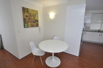 Balmain 2 Mont Furnished Apartment - Accommodation Gold Coast 11